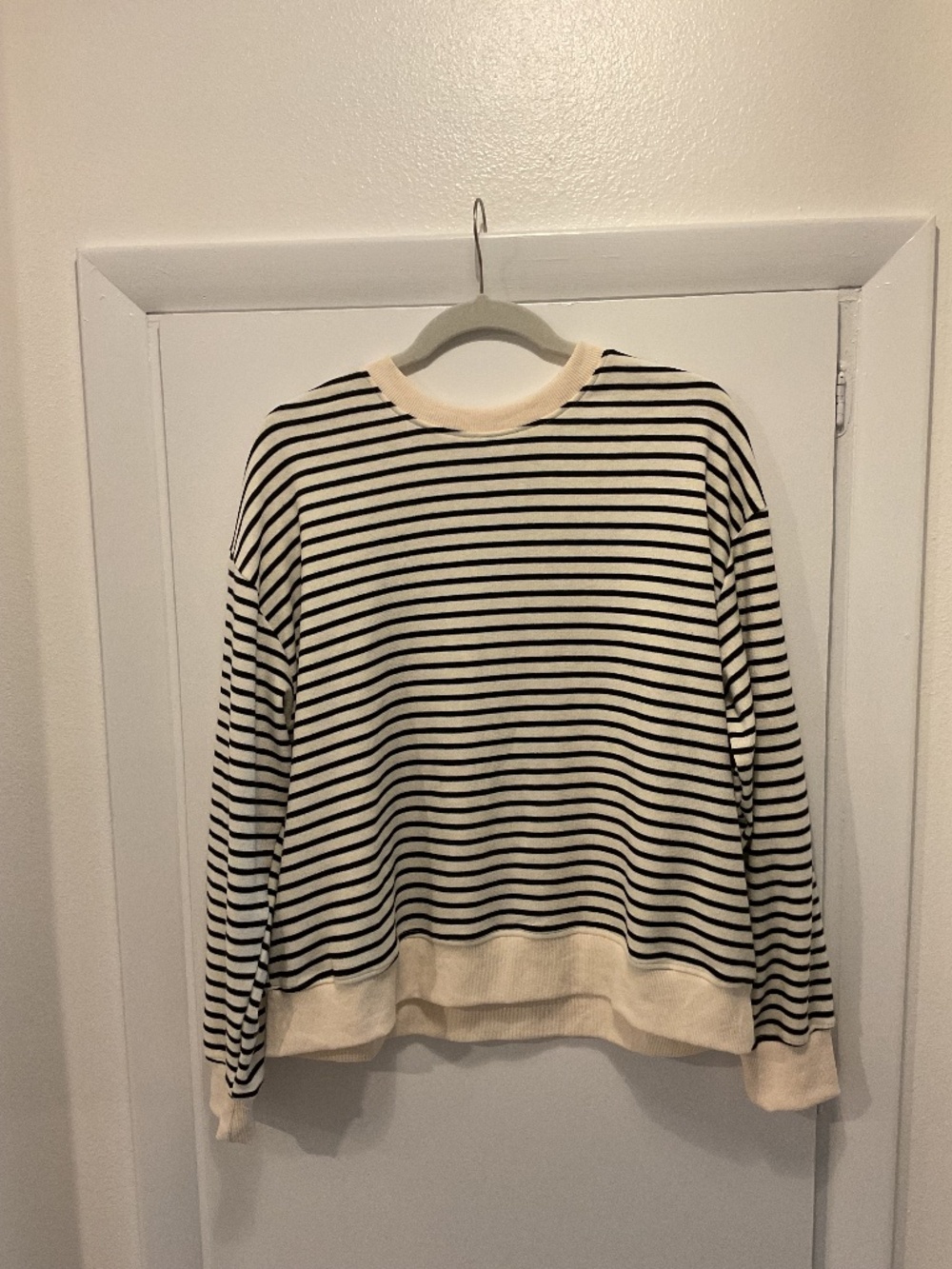 Mod Ref Striped Sweatshirt, Black/Ecru, Size M